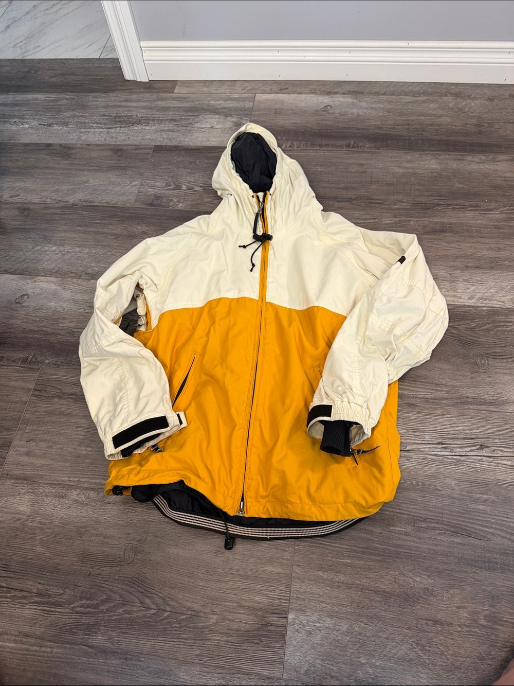 Bonfire Snowboarding Men's Hooded Two-Tone Yellow & Cream Jacket